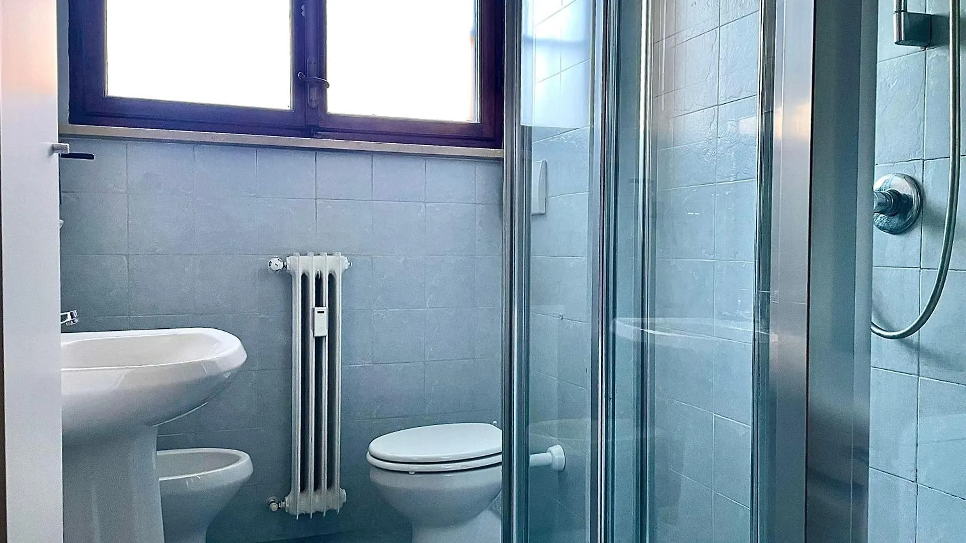 2 Camere, Parcheggio, Balconi, Vicino Al Centro Pisa Italy