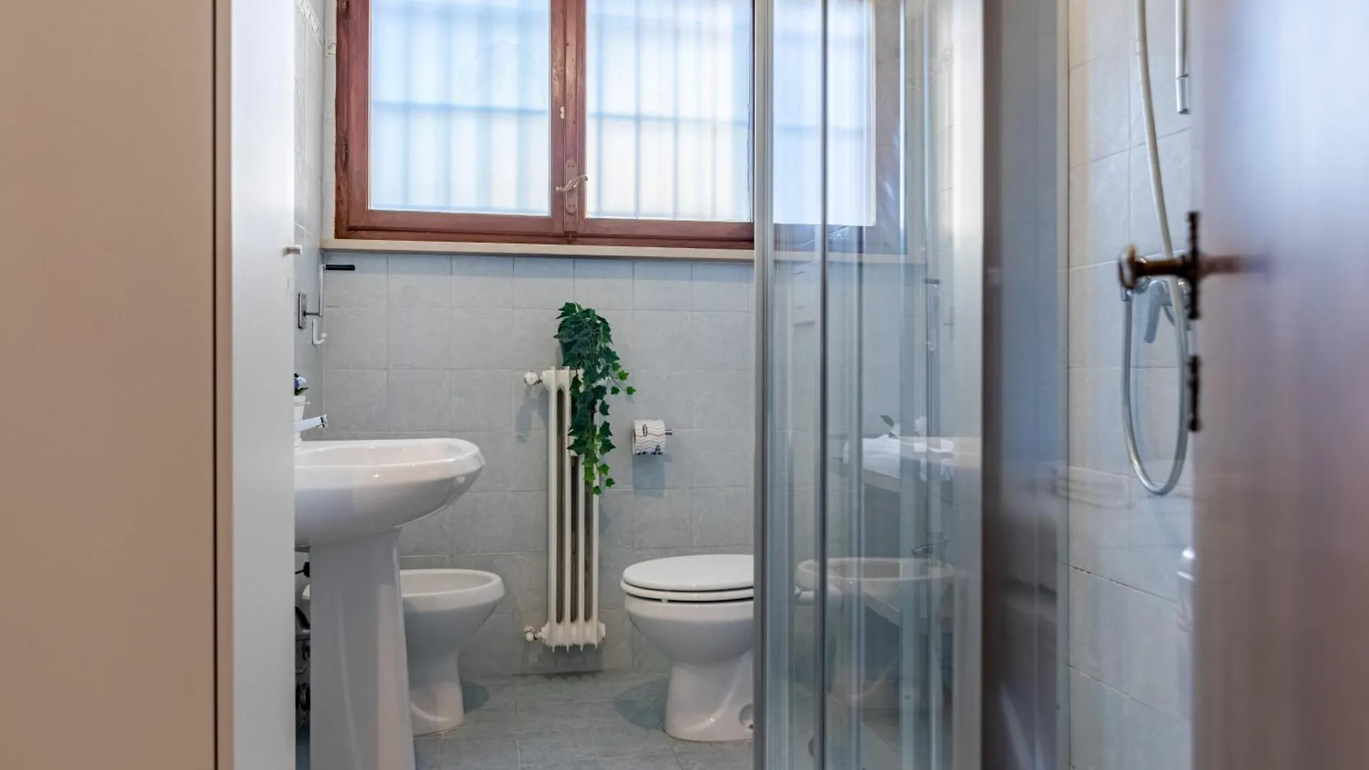 Landi 1 - 2 Camere, Parcheggio, Balconi, Vicino Al Centro 피사 아파트