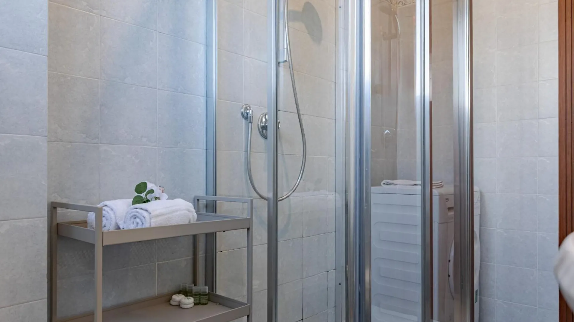 Landi 1 - 2 Camere, Parcheggio, Balconi, Vicino Al Centro 피사